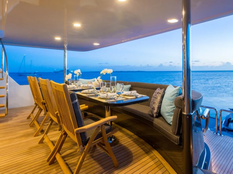 Luxury Yacht for rent Saint Thomas Island at the best price