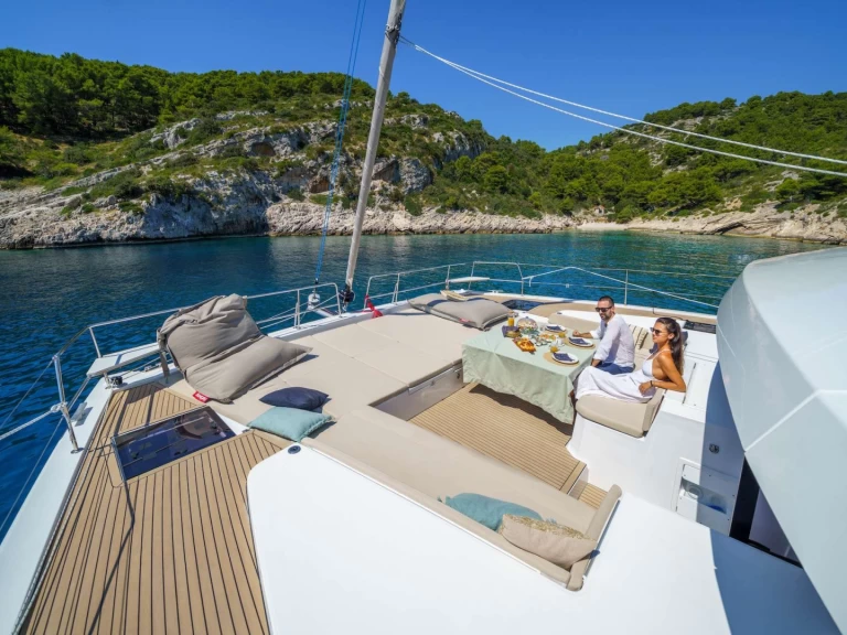 Luxury Yacht rental in Kaštel Gomilica - Bali Farben 