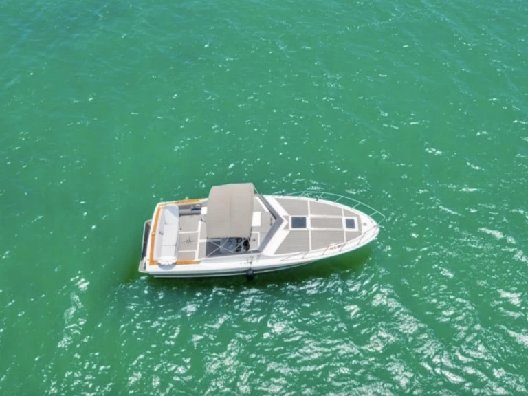 Yacht charter Miami Beach cheap 42 