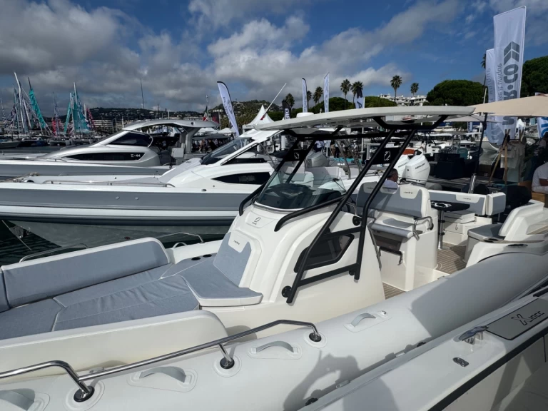 Boat rental Zodiac Medline 9 in Propriano on Samboat