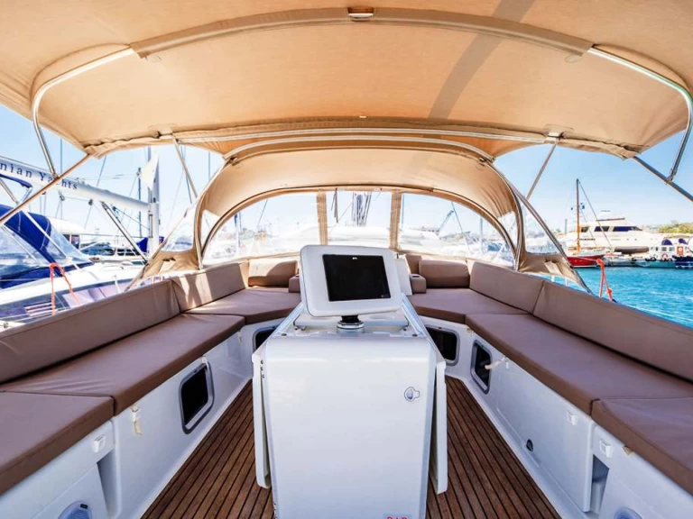 Sailboat rental with or without captain Jeanneau Néa Péramos