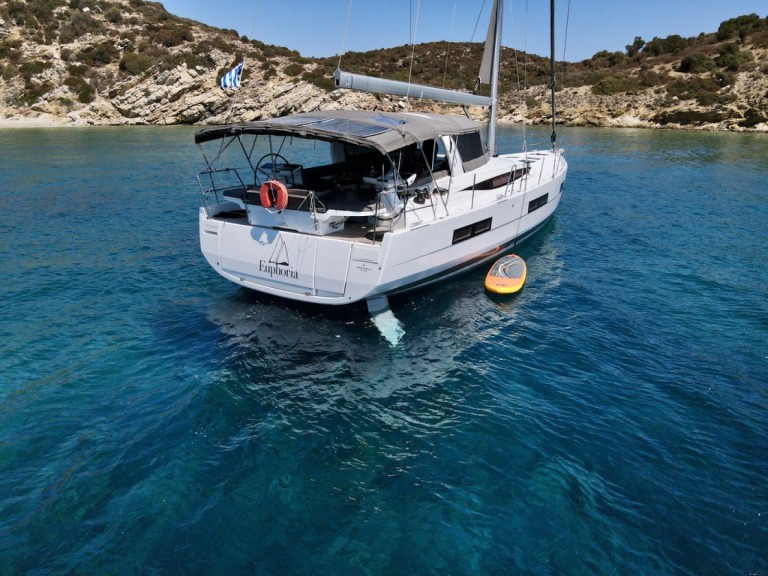 Sailboat rental with or without captain Jeanneau Néa Péramos