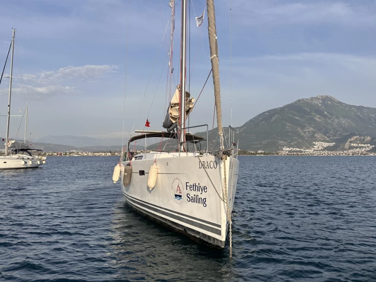 Sailboat rental in Fethiye - Hanse Hanse 445