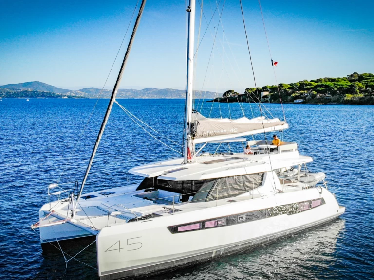 Catamaran rental with or without captain Leopard Catamarans / Robertson & Caine Toulon