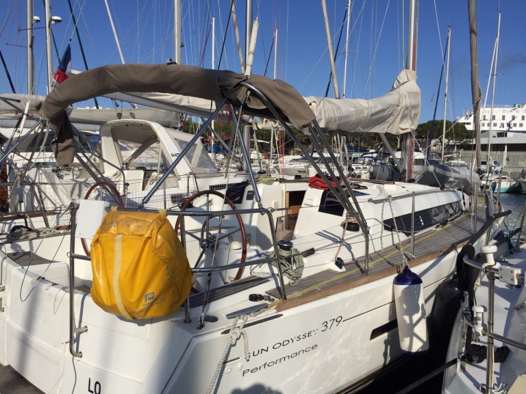 Bareboat Rental Sailboat Jeanneau with a boat licence