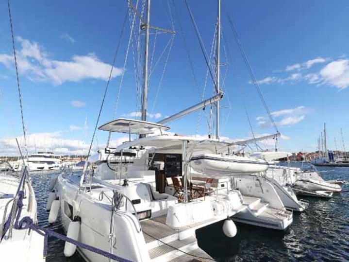 Bareboat Rental Catamaran Lagoon with a boat licence