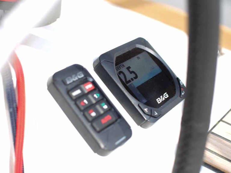 Sailboat rental with or without captain Jeanneau Jezera