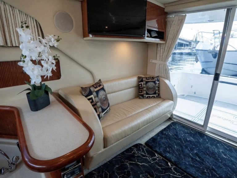 Luxury Yacht rental with or without captain Sea Ray Miami Beach