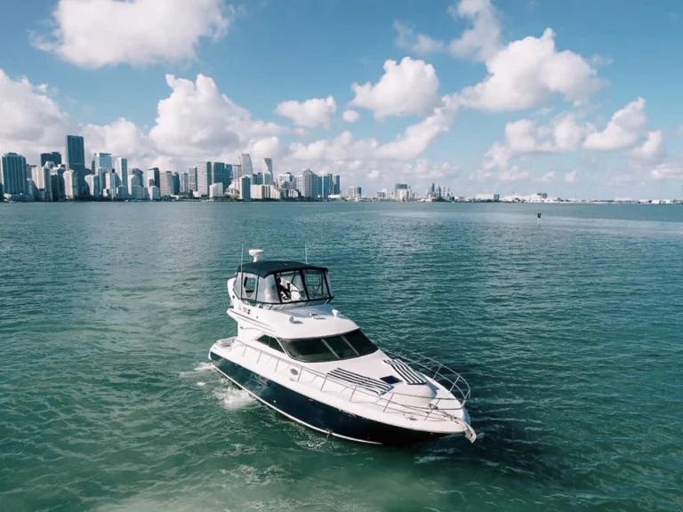 Sea Ray Sea Ray 500 Sundancer charter bareboat or captained in  Miami Beach