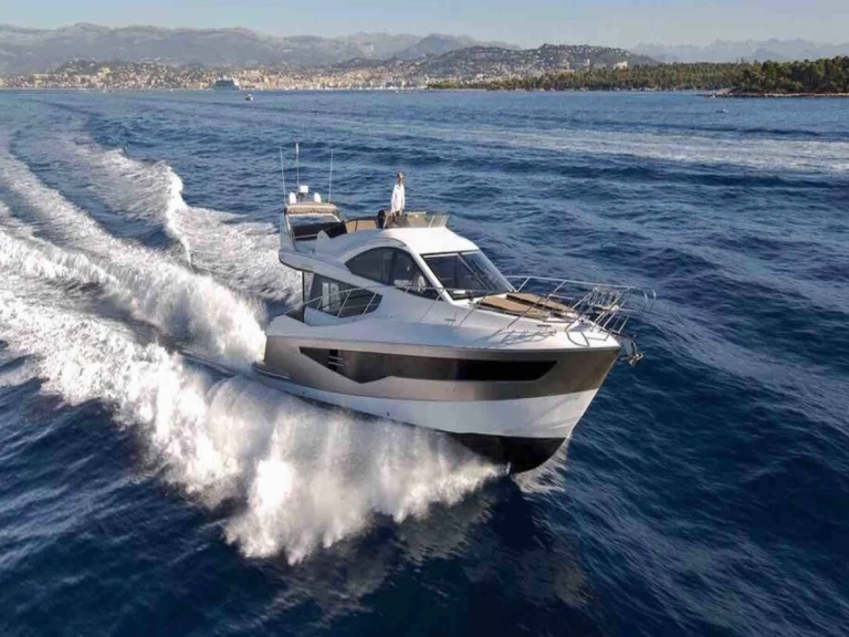 Luxury Yacht for rent Šibenik at the best price