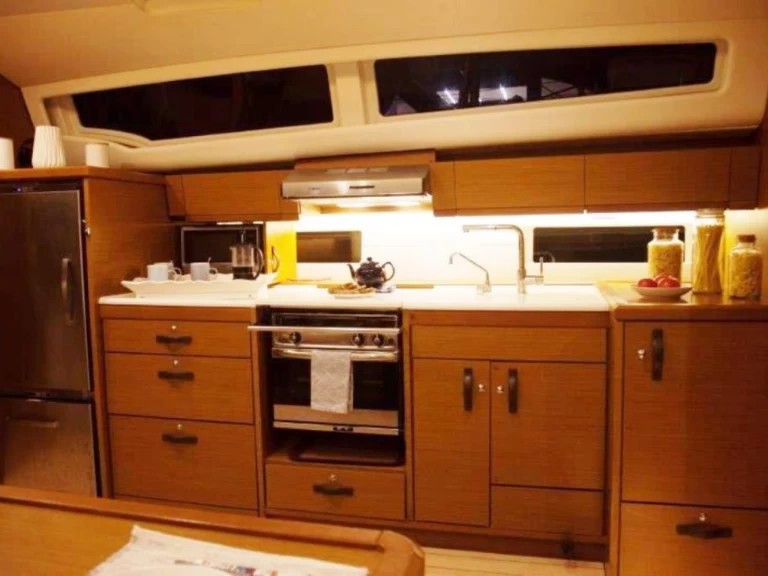 Rent a Jeanneau Jeanneau 54 Nydri