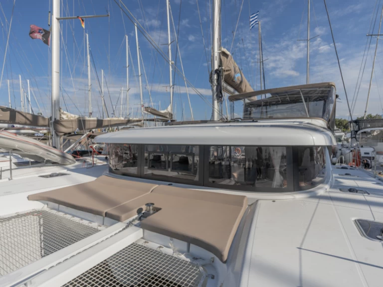 Rent a Lagoon Lagoon 42 Piso Livadi