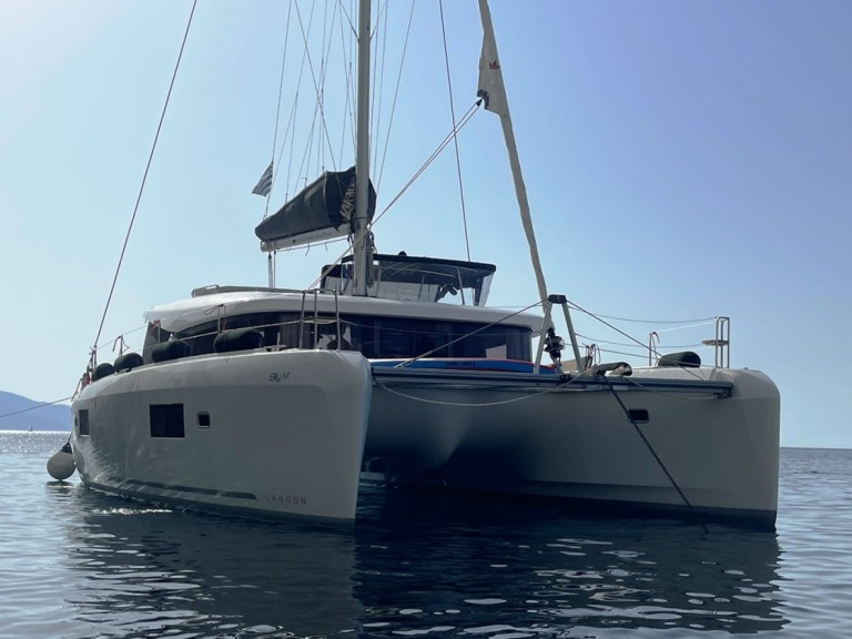 Bareboat Rental Catamaran Lagoon with a boat licence