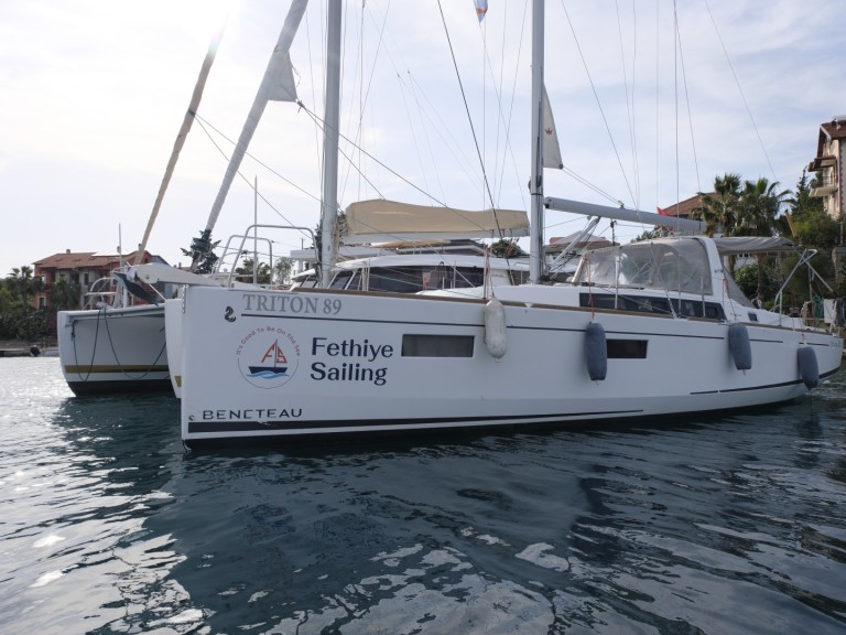 Bareboat Rental Sailboat Bénéteau with a boat licence