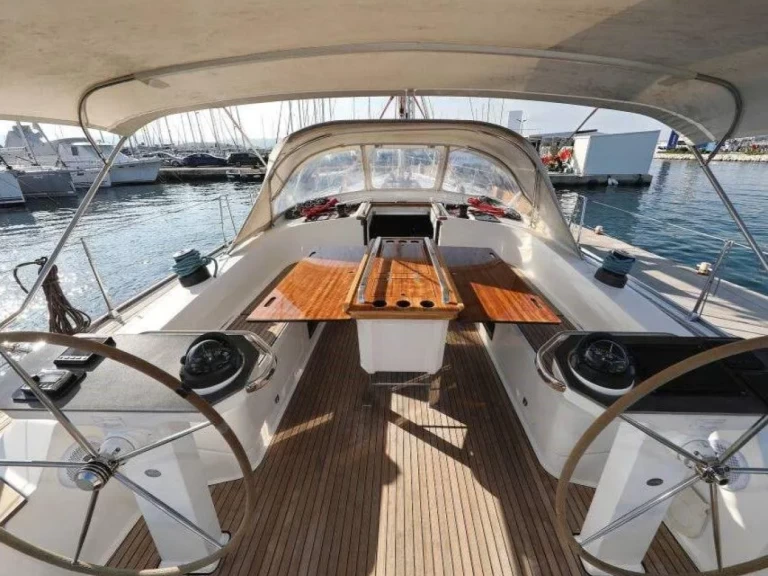 Sailboat rental in Primošten - Bavaria Cruiser 56