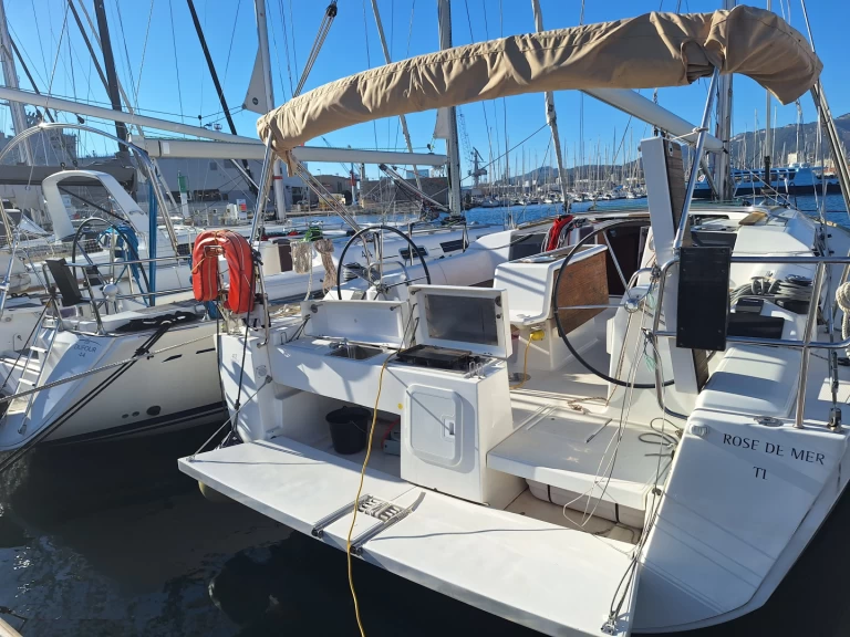 Boat rental Dufour Dufour 412 Grand Large in Toulon on Samboat