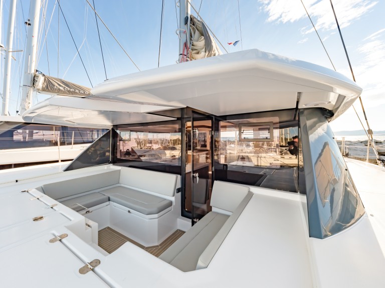 Leopard Catamarans / Robertson & Caine Leopard 45 in Toulon on SamBoat