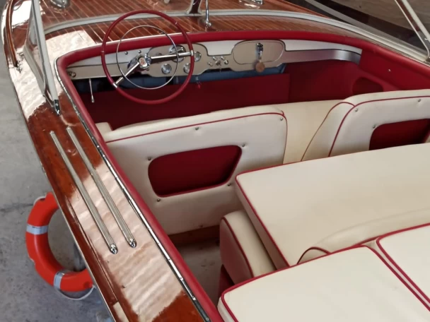 Motorboat for rent Berlin at the best price