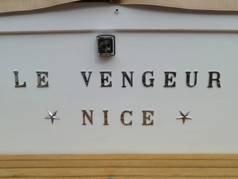 Motorboat for rent Cannes at the best price