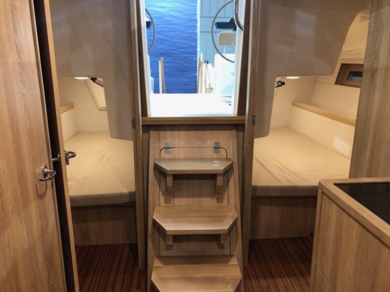 Sailboat for rent Poltu Quatu at the best price