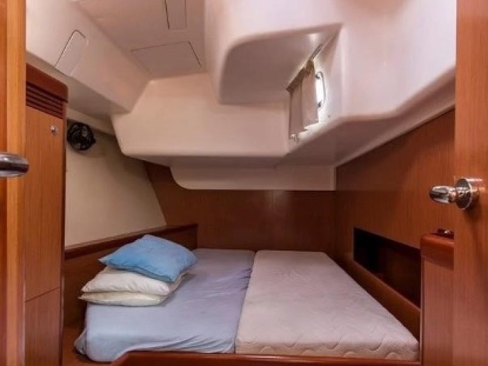 Sailboat rental with or without captain Bénéteau Pálairos