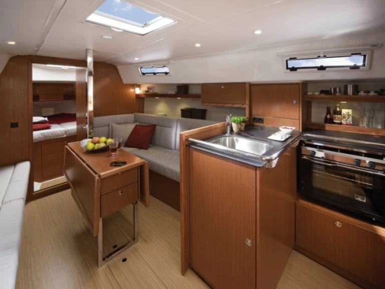Yacht charter Punat cheap Bavaria 32 Cruiser