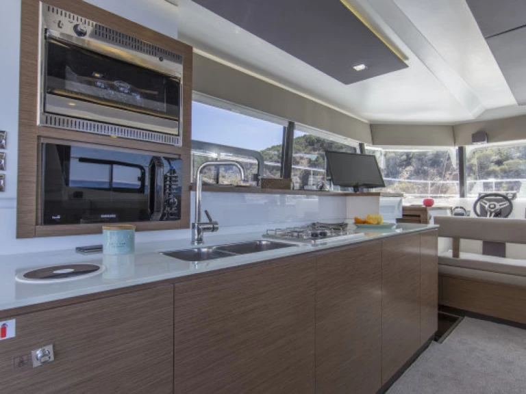 Motorboat rental in Primošten - Fountaine Pajot Fountaine Pajot MY 37