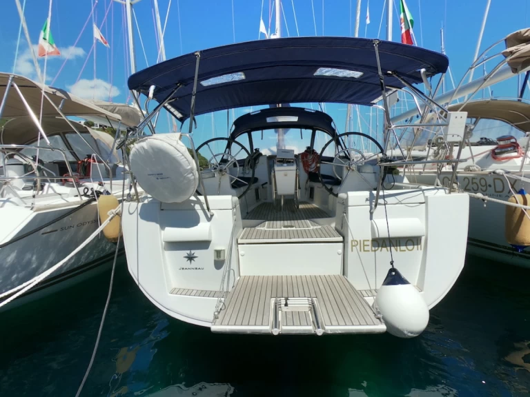 Yacht charter Olbia cheap Sun Odyssey 409
