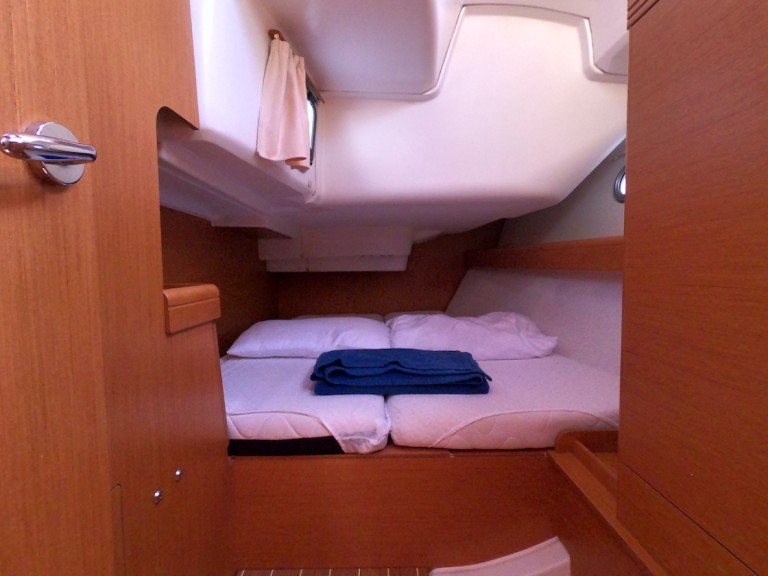 Sailboat rental with or without captain Jeanneau Olbia