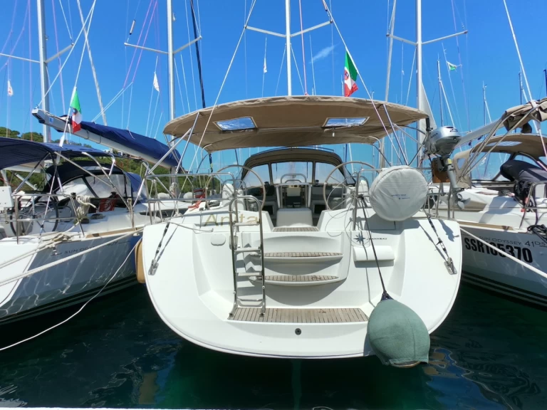 Bareboat Rental Sailboat Jeanneau with a boat licence