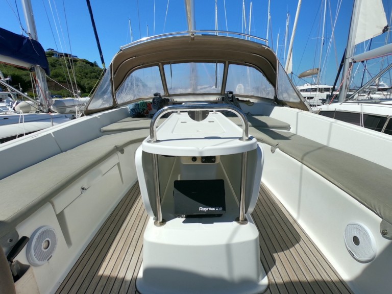 Jeanneau JEANNEAU YACHT 53 in Olbia on SamBoat