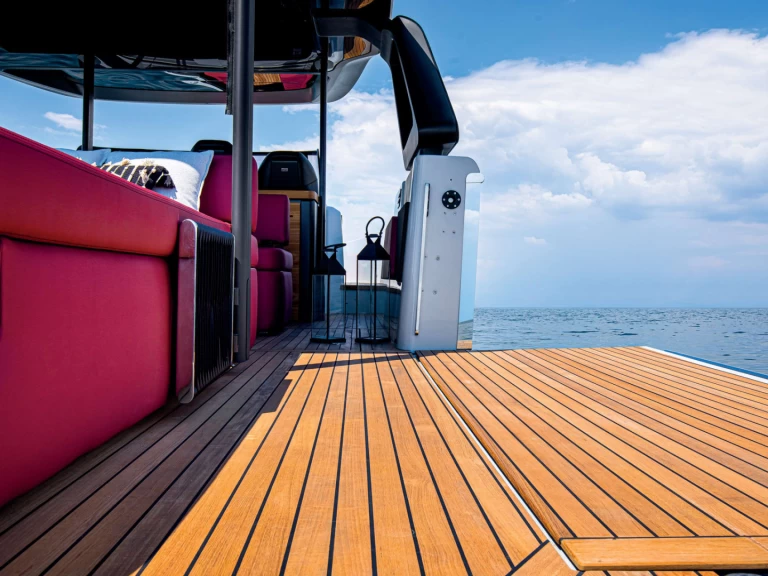 Cranchi A46 in Juan-les-Pins on SamBoat