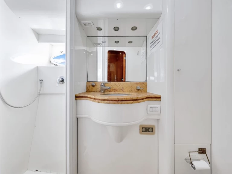 Boat rental Uniesse 80 Regal  in Miami Beach on Samboat