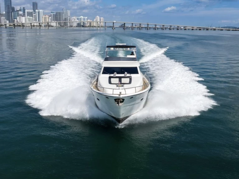 Bareboat Rental Luxury Yacht Uniesse with a boat licence