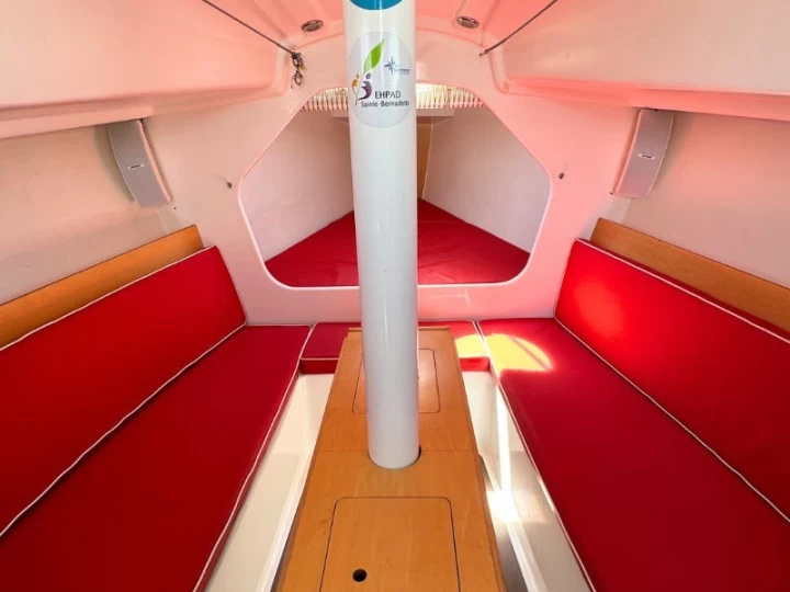 Sailboat for rent La Rochelle at the best price