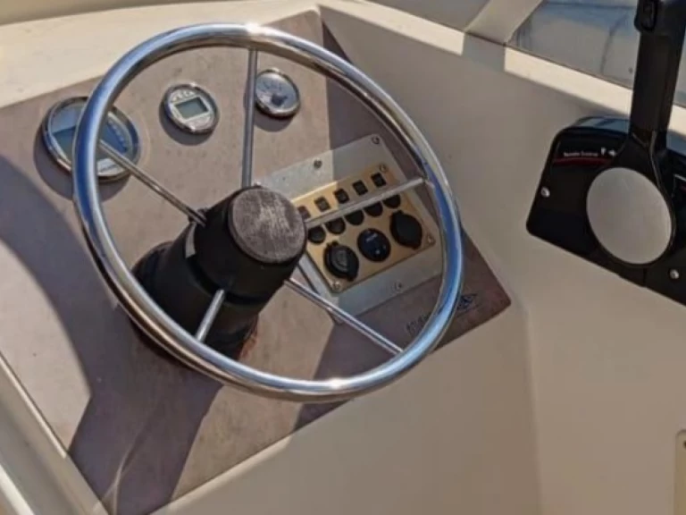 Motorboat for rent Venice at the best price