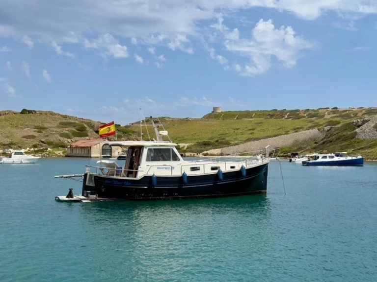 Menorquin MY 120 in Can Picafort on SamBoat