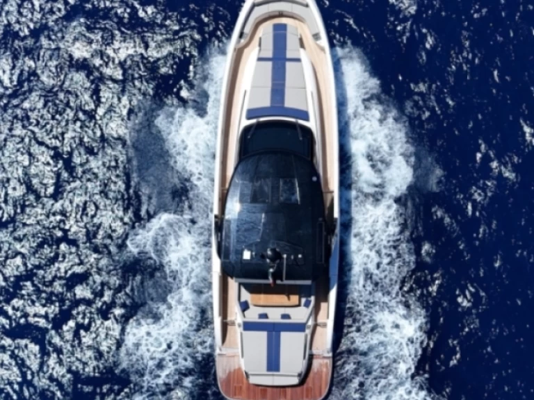 Motorboat rental in Sorrento - Cayman 540 walk around