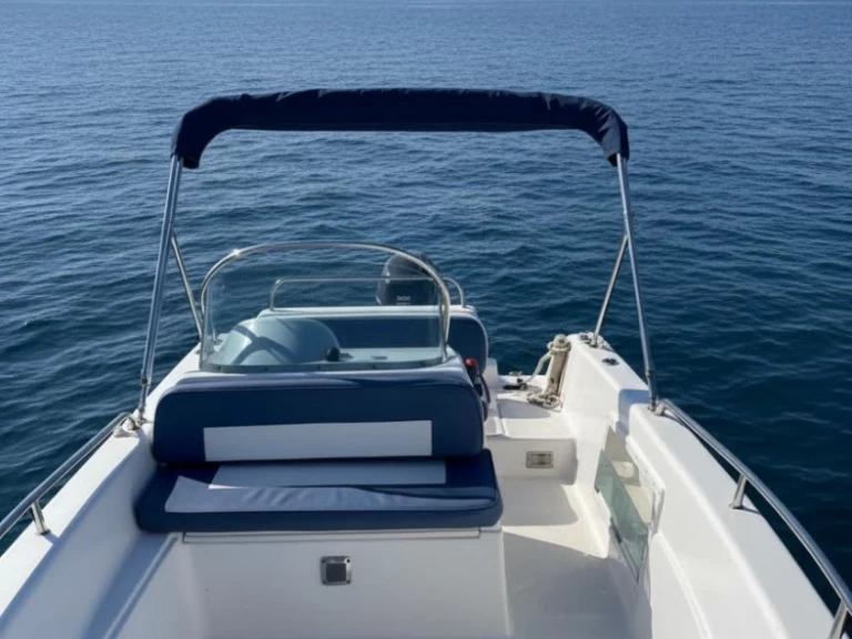 Motorboat rental in Port de Cannes Marina - Quicksilver Alboran 550 open