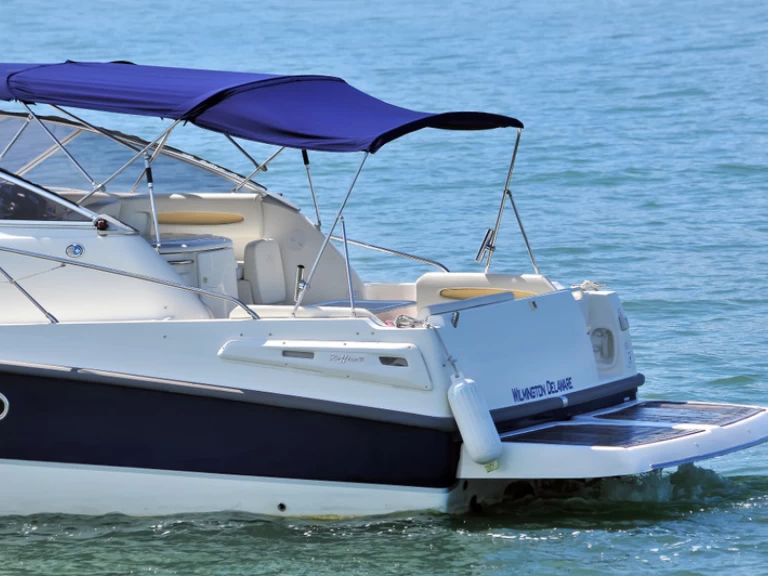 Bareboat Rental Motorboat Cranchi with a boat licence