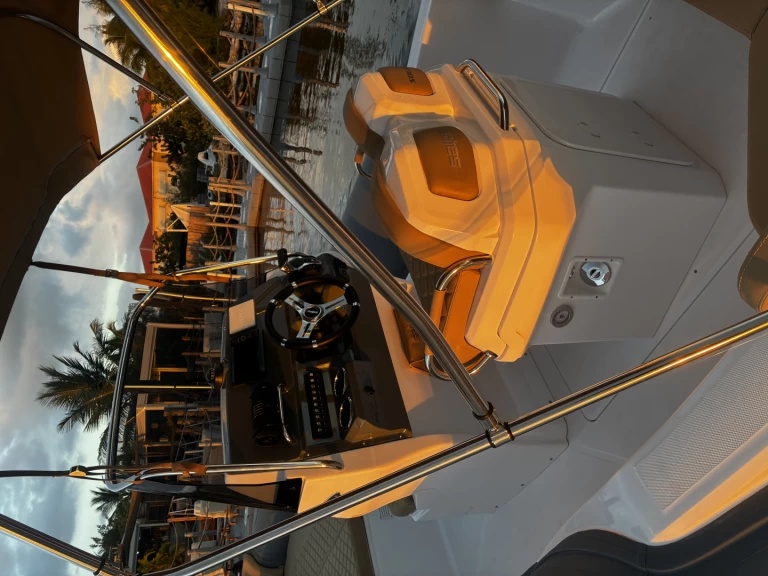 Yacht charter Marigot cheap Salpa Soleil 26