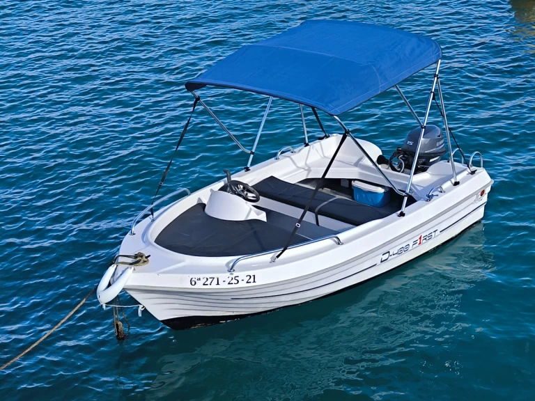 Boat rental Dipol D-400 F1RST in Ciutadella de Menorca on Samboat