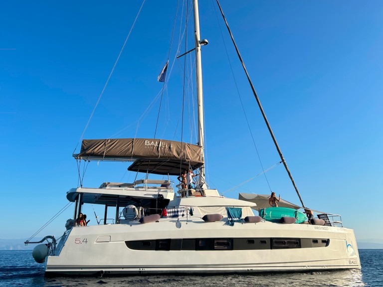 Bali Bali 5.4 charter bareboat or captained in  Baie de Marigot