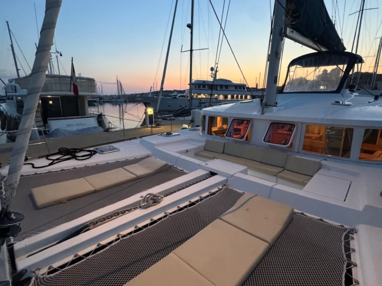 Rent a Lagoon Lagoon 44 Nettuno