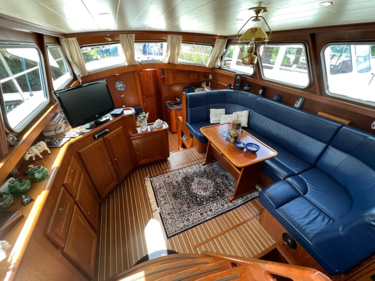 Yacht charter Akkrum cheap De Drait Impression 42