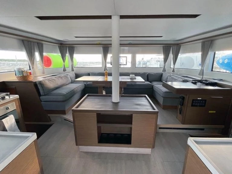 Rent a Lagoon Lagoon 50 Seget Donji