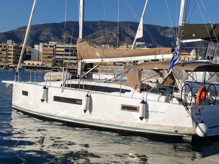 Sailboat for rent Neo Klima at the best price