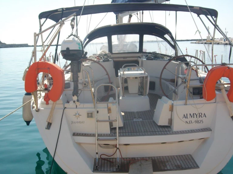 Sailboat rental with or without captain Jeanneau Néa Péramos