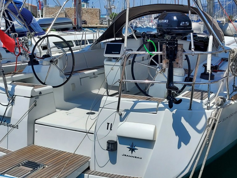 Boat rental Jeanneau Sun Odyssey 439 in Toulon on Samboat
