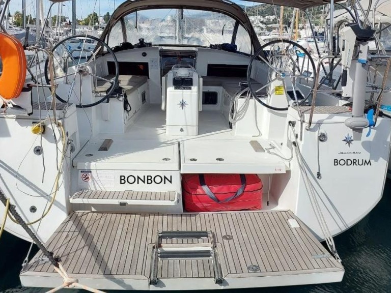Sailboat rental with or without captain Jeanneau Bodrum